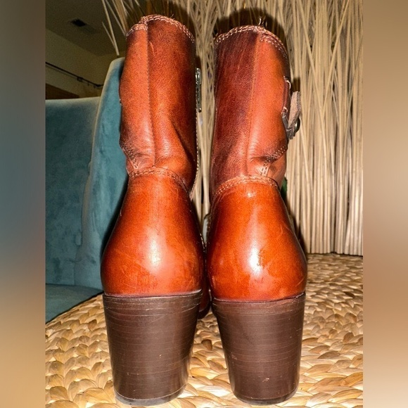 UEC FRYE Malorie Button Short Boot Women’s 8 Tan Vintage Leather Side Zip $358 - Picture 5 of 13